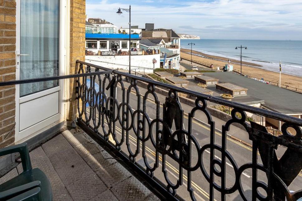 Royal Pier Hotel Sandown Buitenkant foto